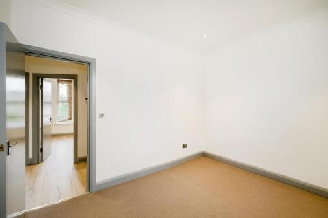 20 North Birkbeck Road - Flats 2, 3, 4-31_web.jpg