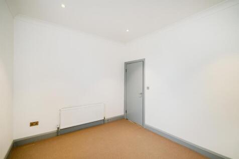 20 North Birkbeck Road - Flats 2, 3, 4-32_web.jpg
