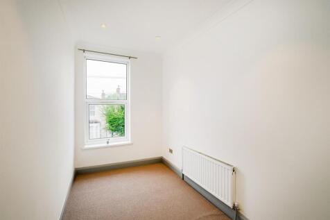 20 North Birkbeck Road - Flats 2, 3, 4-20_web.jpg