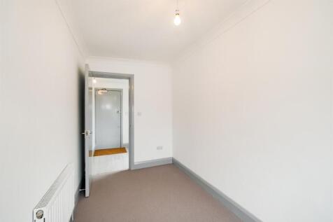 20 North Birkbeck Road - Flats 2, 3, 4-40_web.jpg
