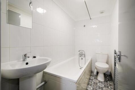 20 North Birkbeck Road - Flats 2, 3, 4-49_web.jpg