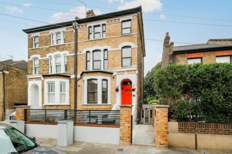 North Birkbeck studio ground floor flat-43_web.jpg