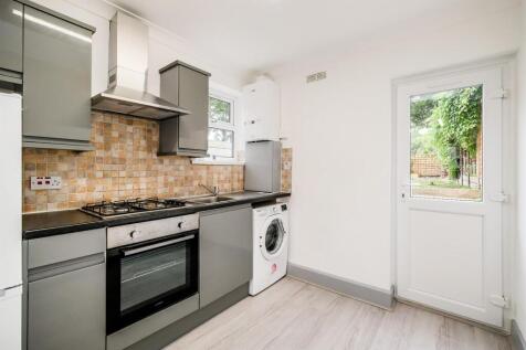 North Birkbeck studio ground floor flat-12_web.jpg