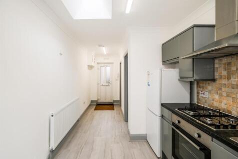 North Birkbeck studio ground floor flat-15_web.jpg