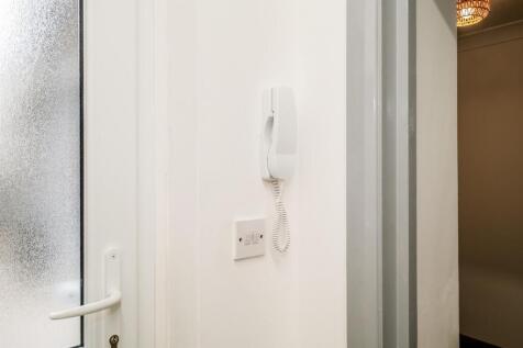North Birkbeck studio ground floor flat-22_web.jpg