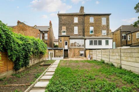North Birkbeck studio ground floor flat-35_web.jpg