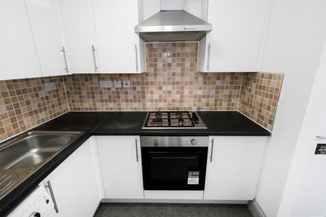 78-80 Spruce Hills Flat 2-15_web.jpg