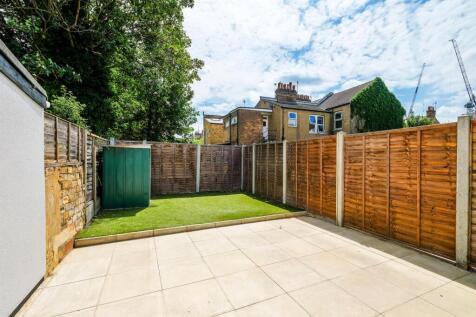 78-80 Spruce Hills Flat 2-23_web.jpg