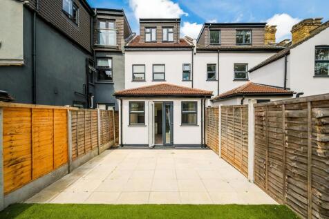 78-80 Spruce Hills Flat 1-20_web.jpg