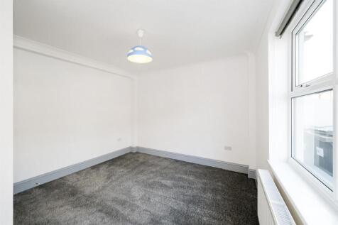 78-80 Spruce Hills Flat 1-14_web.jpg