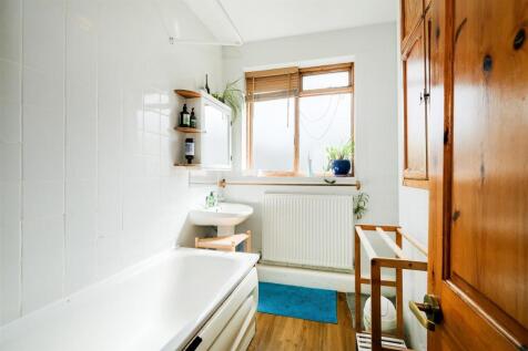 71 Bryon Road-5.jpg