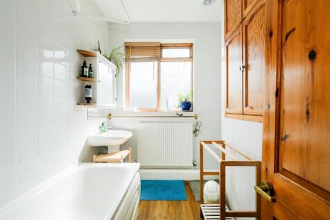 71 Bryon Road-6.jpg