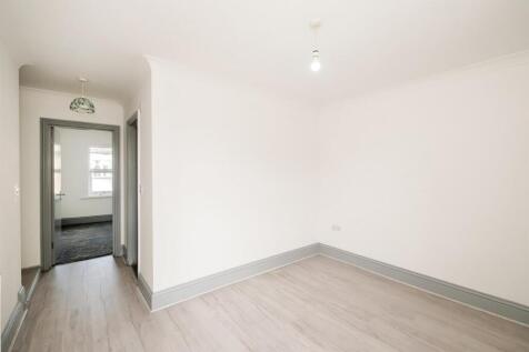 78-80 Spruce Hills Flat 4-18_web.jpg