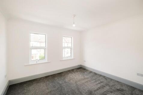 78-80 Spruce Hills Flat 4-3_web.jpg