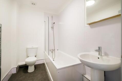 78-80 Spruce Hills Flat 4-1_web.jpg