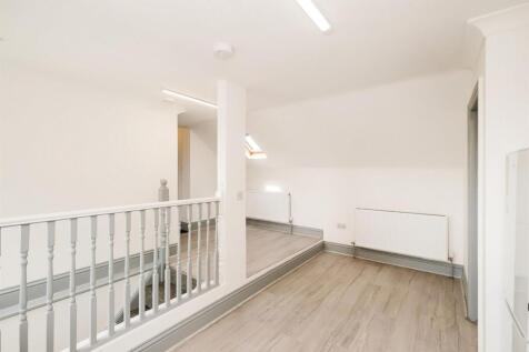 78-80 Spruce Hills Flat 5-17_web.jpg
