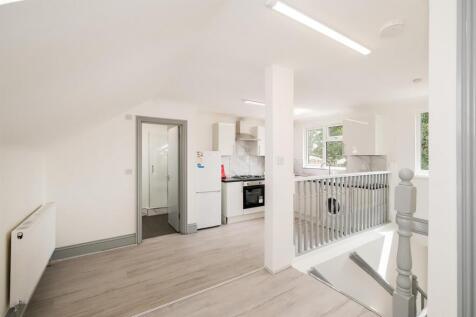 78-80 Spruce Hills Flat 5-16_web.jpg