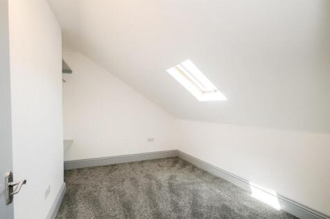 78-80 Spruce Hills Flat 5-11_web.jpg