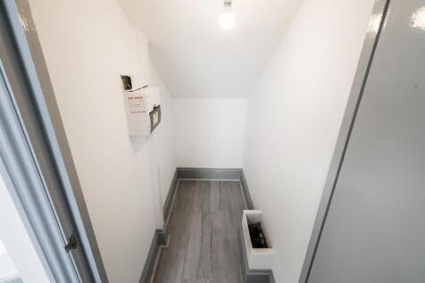 78-80 Spruce Hills Flat 5-1_web.jpg
