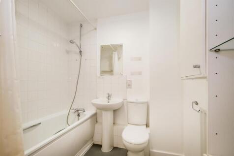bathroom 1.jpg