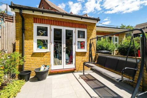 2 glen mews-18.jpg