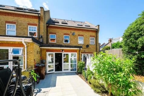 2 glen mews-19.jpg