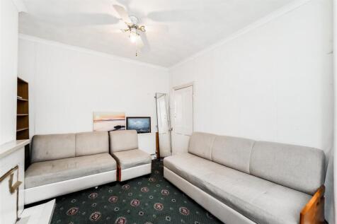 60 Bloxhall Road-11.jpg
