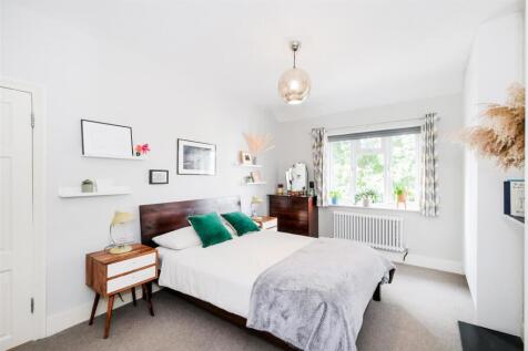 4 Douglas Avenue-7.jpg