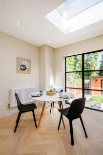 169 Peterborough Road furnished-22.jpg