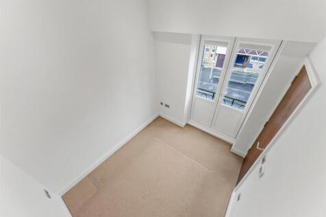 104 quant building-14.jpg