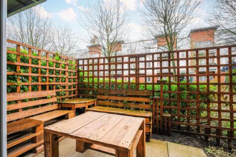 18 Cannock Court-14.jpg