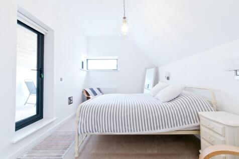 Principal bedroom