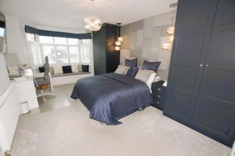 Principal bedroom