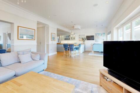 Living/dining room
