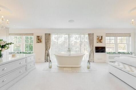 Principal bedroom