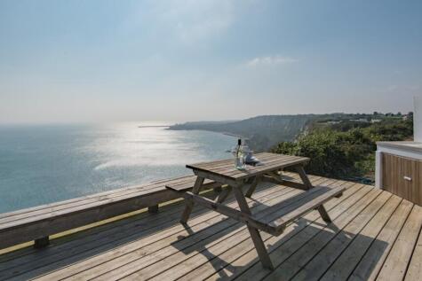 Alfresco dining