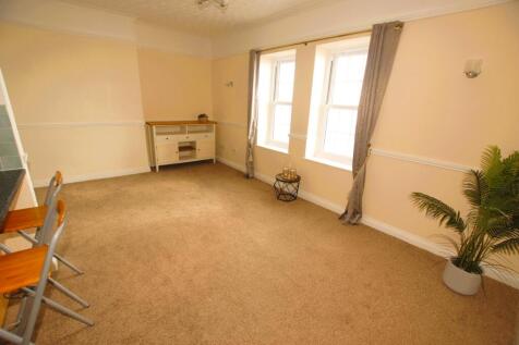 Sitting/dining room