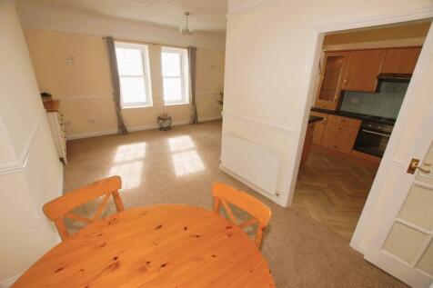 Sitting/dining room