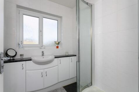 Shower hall