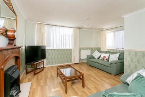 Sitting/dining room