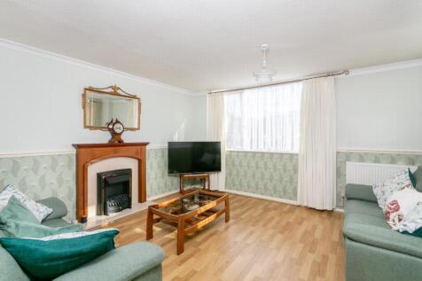 Sitting/dining room