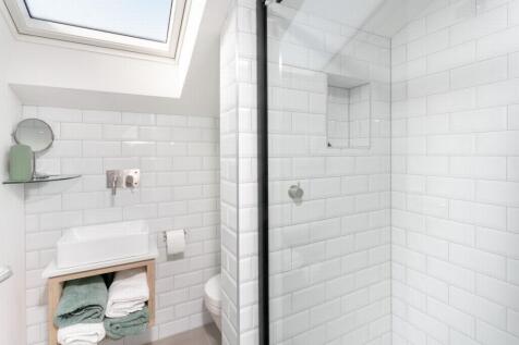 En-suite shower