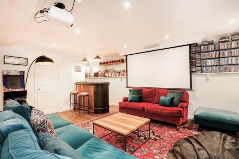 Cinema/games room