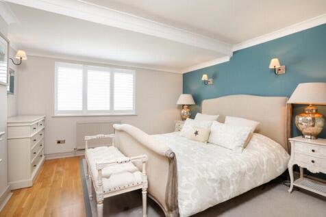 Principal bedroom