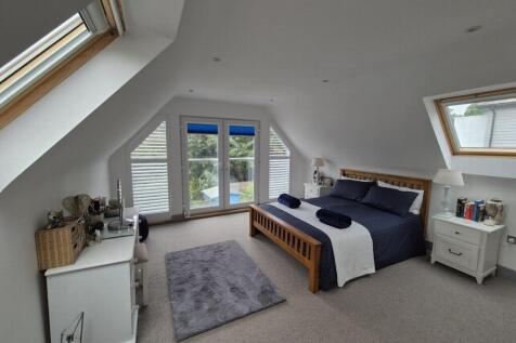 Principal bedroom