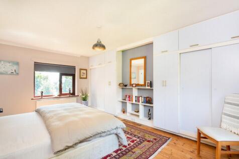 Principal bedroom