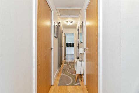 24HewittClose-4.jpg