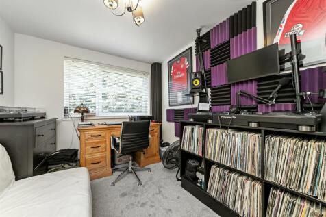 24HewittClose-14.jpg