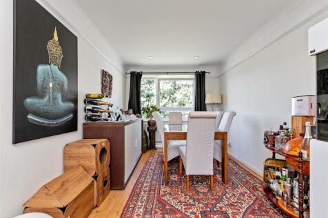 24HewittClose-11.jpg