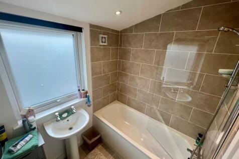 bathroom1.jpg